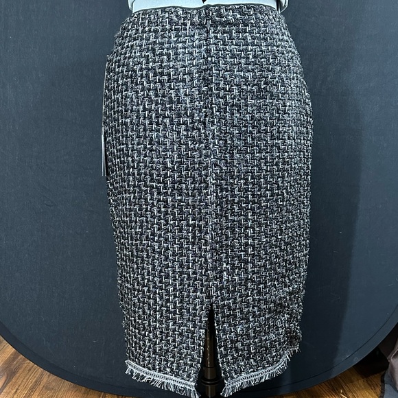 Tweed Pencil skirt - Picture 2 of 2